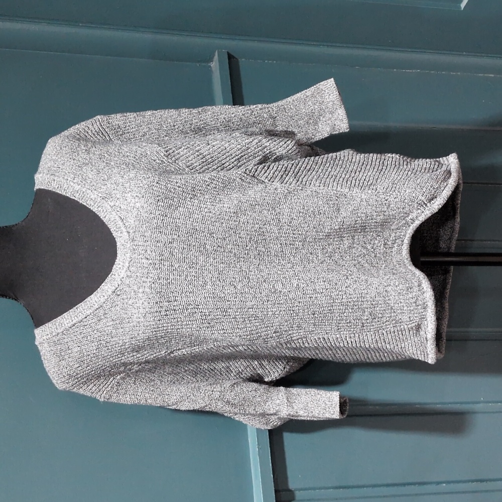 Express Women's Heather Gray V-Neck Sweater